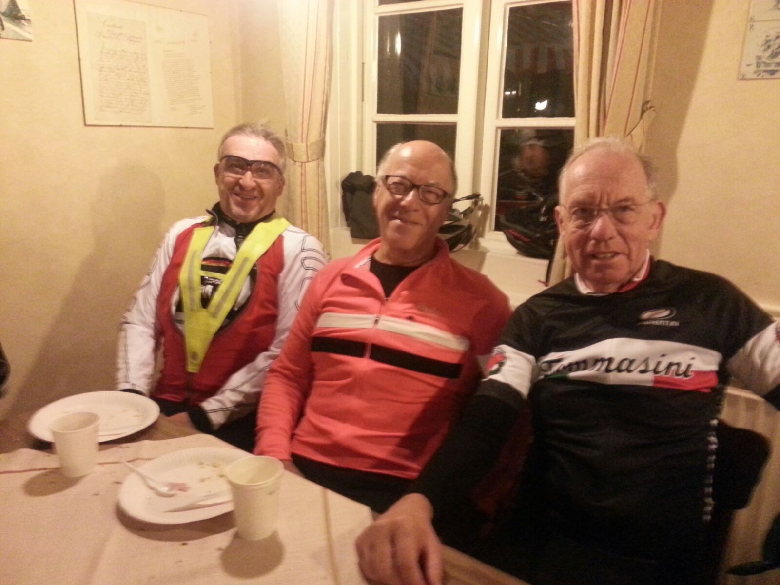 die-drei-beim-fruhstuck