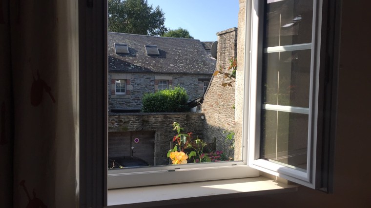 6320D828-2E6F-4868-A2C8-024DA944486F